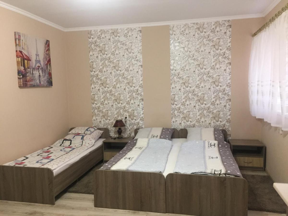 Apartamento Private House Beregovo Exterior foto